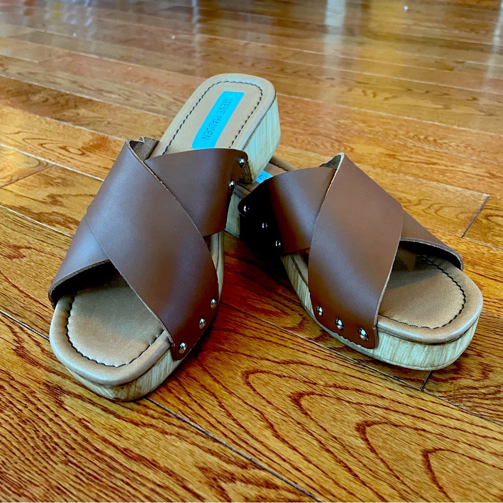Steve Madden Bryna Sandal Cognac Studded Criss Cross Leather Wooden Clog NIB